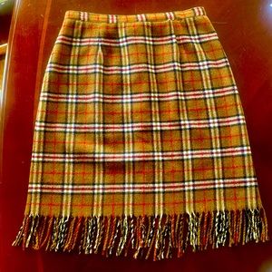 🧶INTRIGUING THREADS🧶 VTG PLAID WOOL BLEND FRINGE HEM KICK SLIT SKIRT EUC❣️